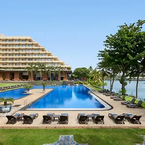 מלון Cinnamon Lakeside קולומבו